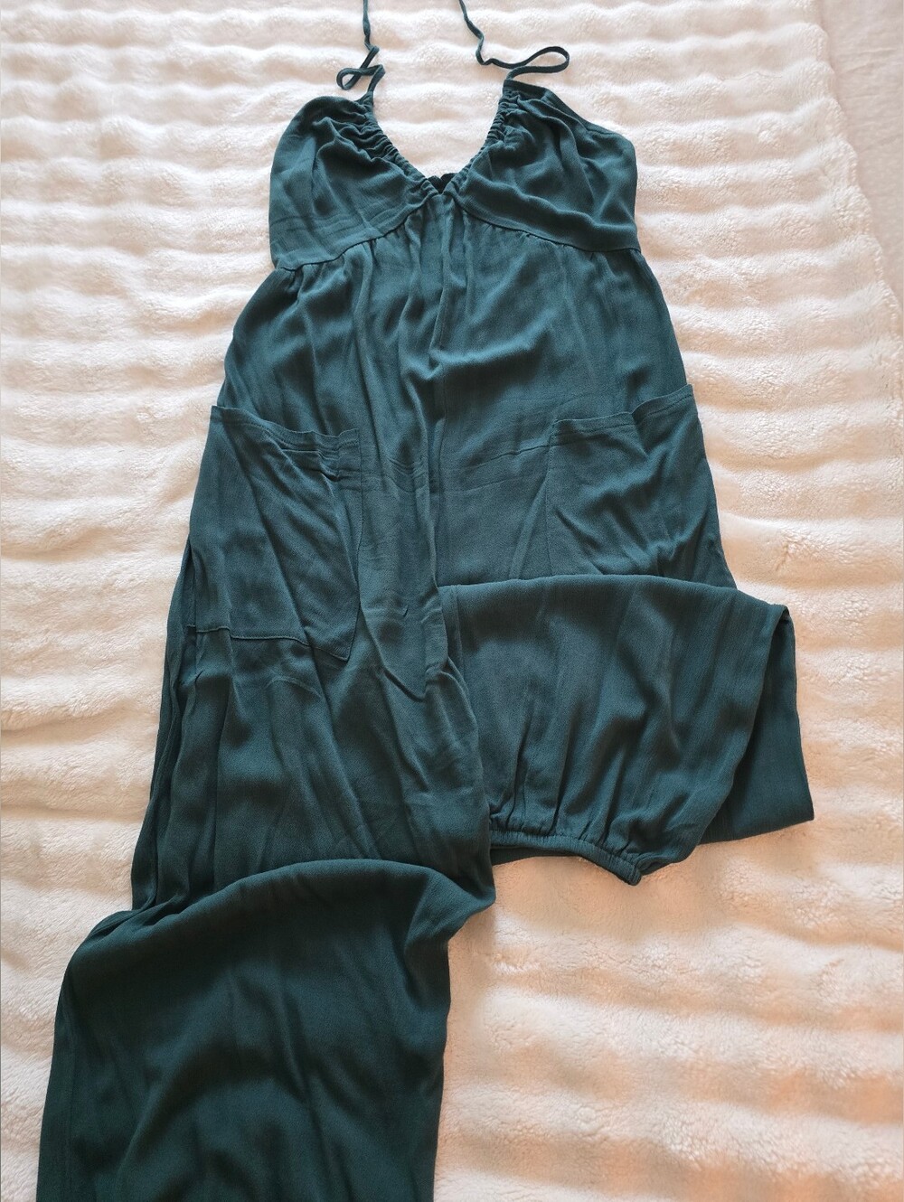 Cupshe Dark Green Plunge Halter Jogger Jumpsuit - Picture 4 of 8